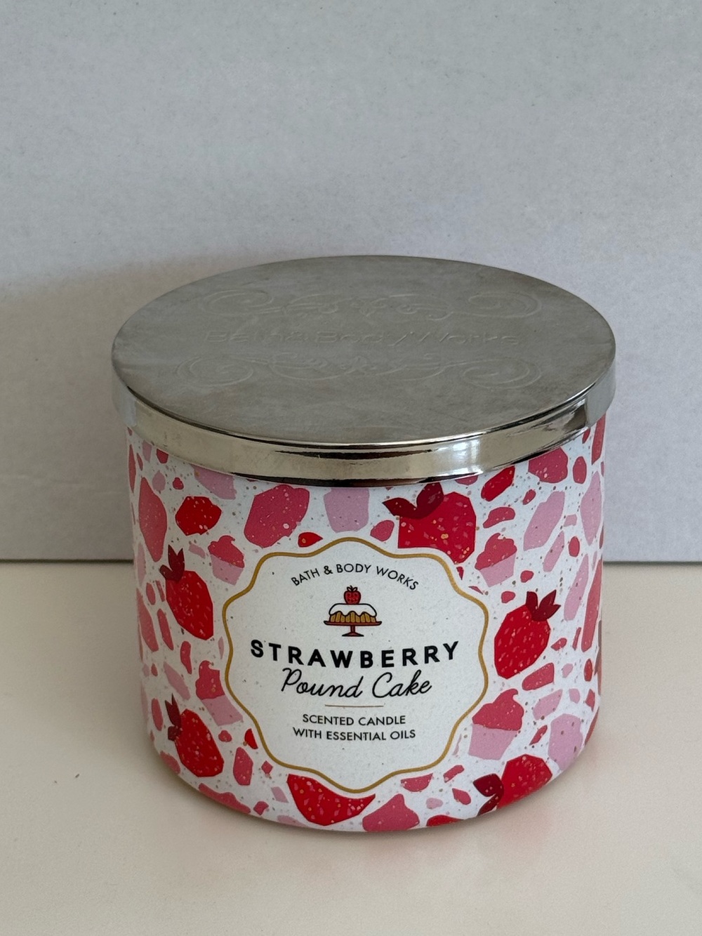 BBW Bath and Body Works Strawberry Pound Cake 3 wick candle